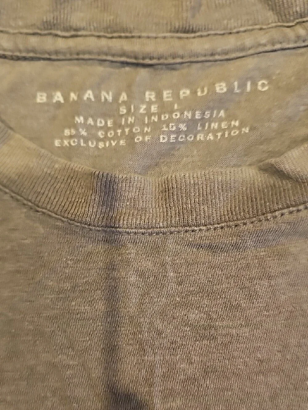 Banana Republic Olive Gray/Olive Palm Graphic Short-Sleeve Tee